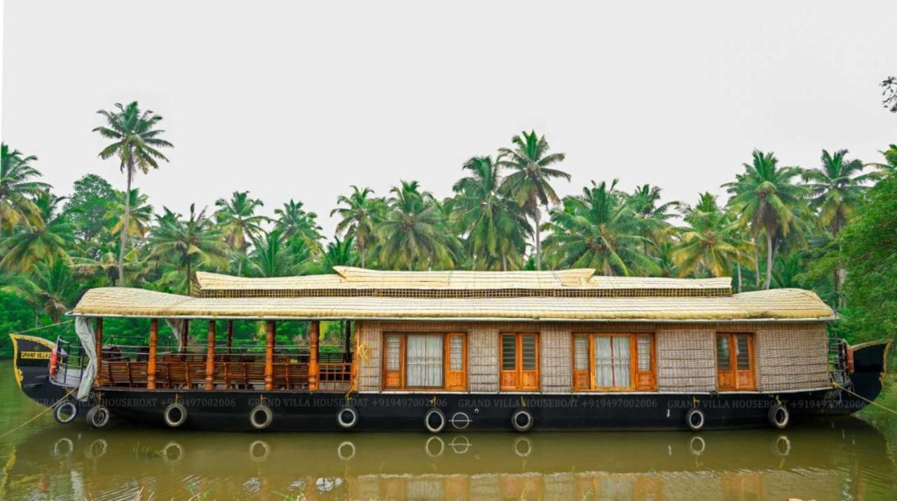 Grand Villa Houseboat คุมาราคม ภายนอก รูปภาพ