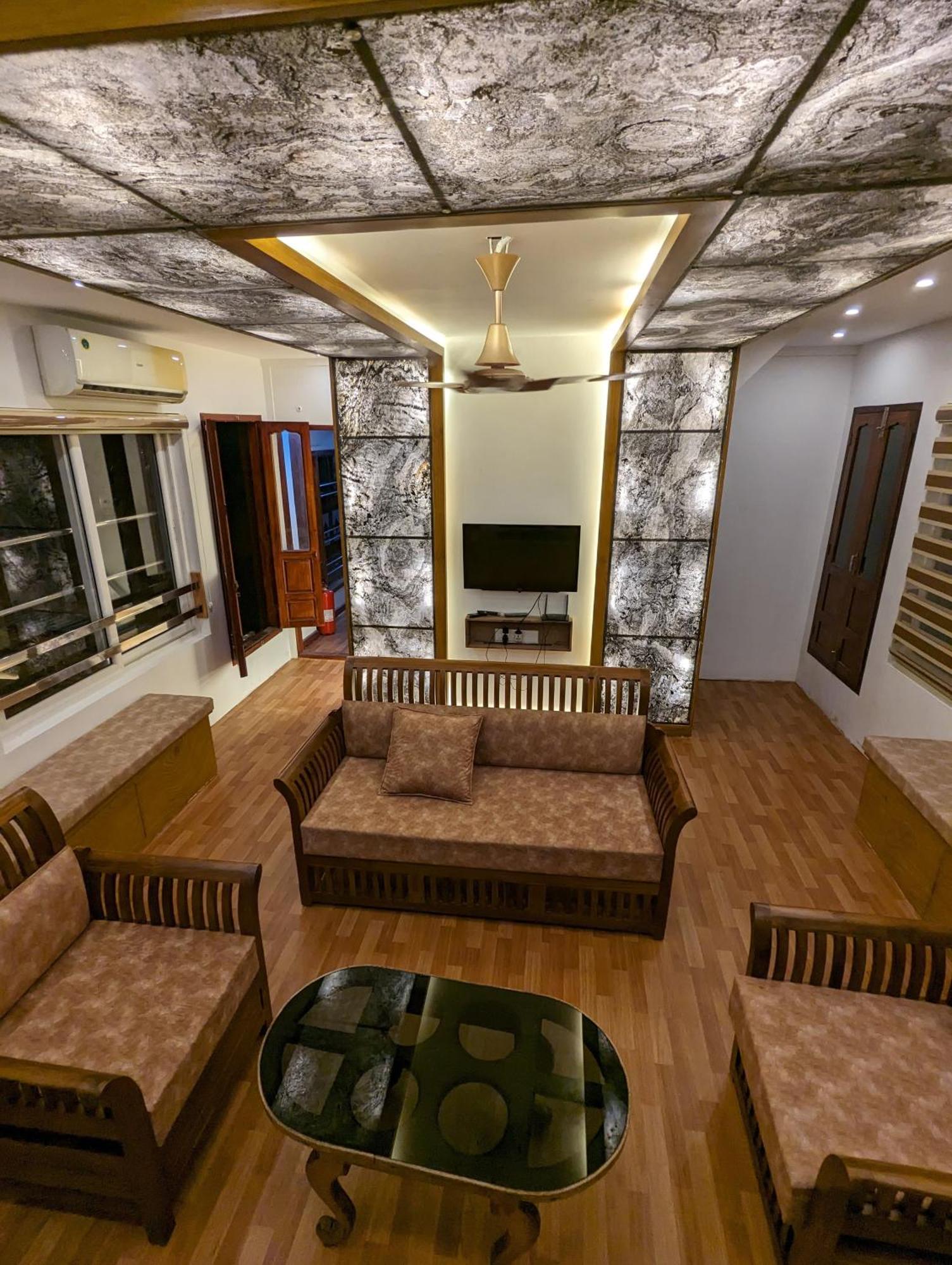 Grand Villa Houseboat คุมาราคม ภายนอก รูปภาพ